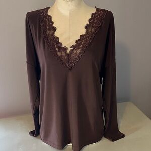 Daytrip Brownish burgundy Lace V-Neck Long Sleeve Top from the buckle sz S